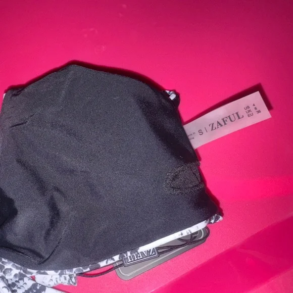 Zaful Monochrome Snake Print Bikini Top - Picture 3 of 3